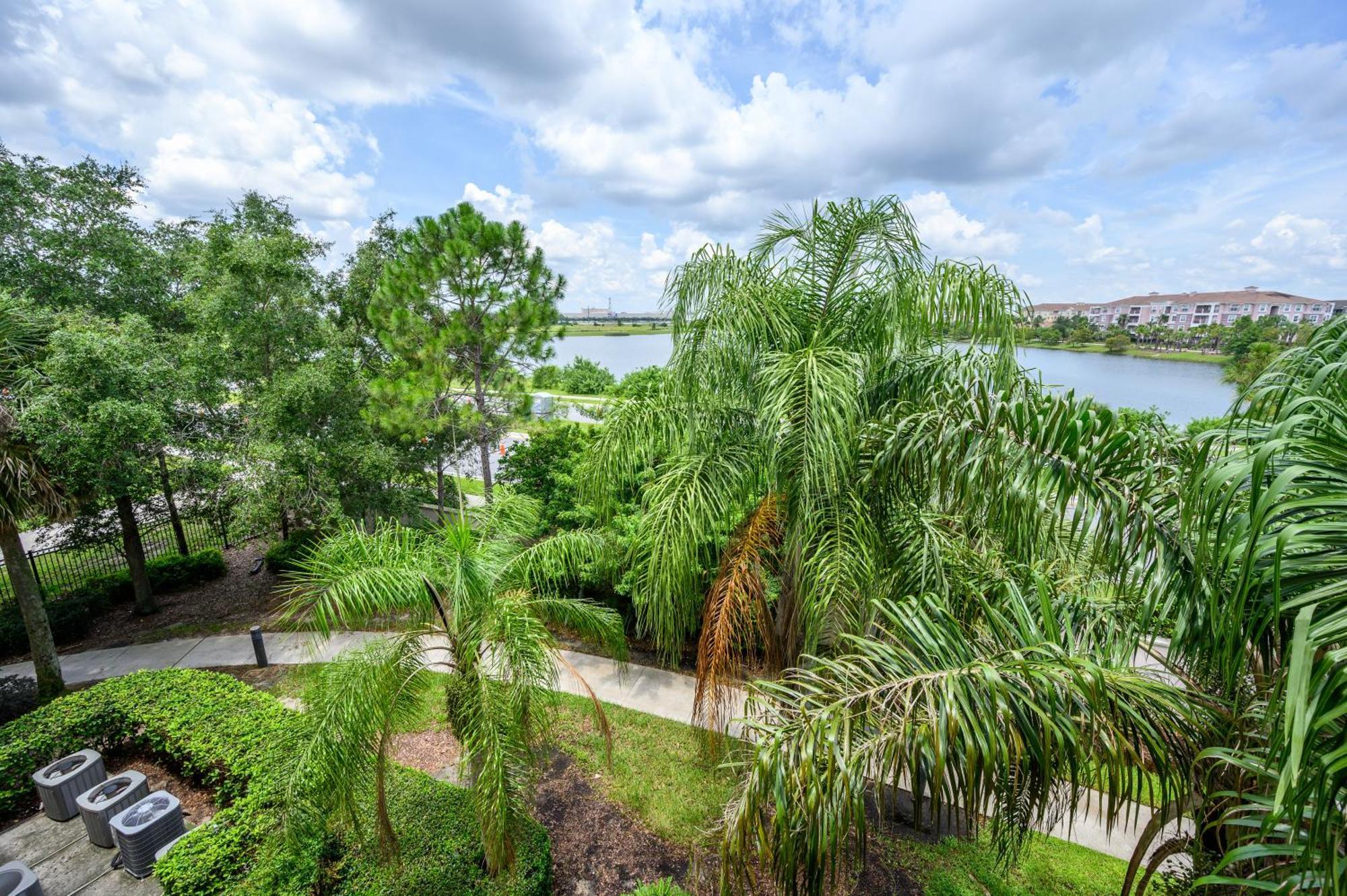 Vista Cay Resort By Millenium At Universal Blvd. Williamsburg Exterior photo